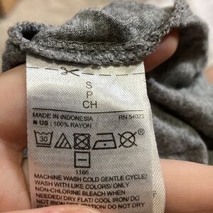 Grey Old Navy tank top